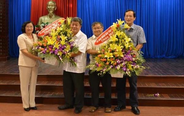 UBND tỉnh: Họp mặt nguyên lãnh đạo tỉnh, nguyên lãnh đạo sở, ngành 